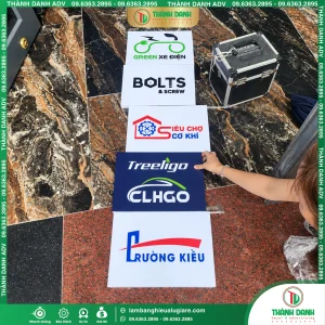 Gia Công Logo Công Ty Trên Tấm Alu Dán Decal Giá Rẻ