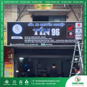 Bảng Hiệu Hiflex In UV Căng Khung Sắt Sửa Xe Tín 96