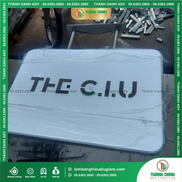 Bảng Vẫy 3D Chữ Nổi Mica LED Trắng Shop Thời Trang Nữ THE CIU