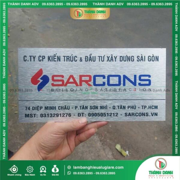Gợi ý cách chọn đơn vị thi công bảng tên Công ty Alu bạc xước in UV uy tín