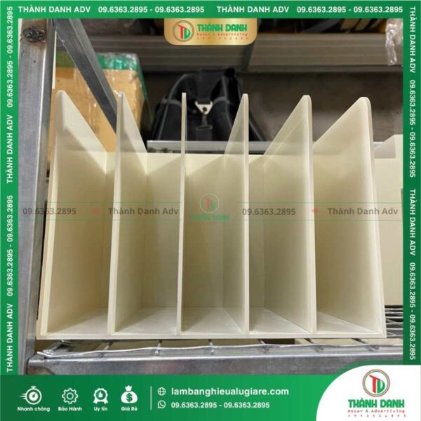 Gợi ý cách chọn đơn vị thi công nội thất kệ trưng bày sản phẩm store mỹ phẩm uy tín