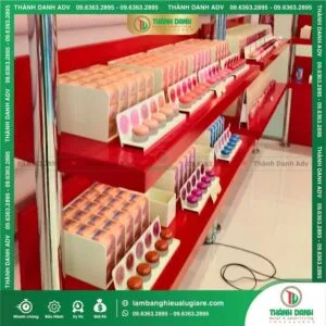 Những câu hỏi thường gặp khi thi công nội thất kệ trưng bày sản phẩm store mỹ phẩm