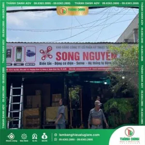 Ưu điểm bảng hiệu Hiflex In UV Khung Nhôm Cho Công Ty Song Nguyên