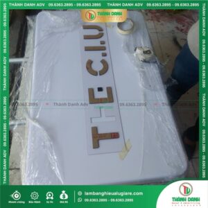 Ưu điểm của bảng tên bảng vẫy 3D chữ nổi Mica LED trắng shop thời trang nữ THE CIU