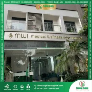 Ưu điểm đặc biệt của bảng hiệu Alu chữ nổi Inox Mica cháo