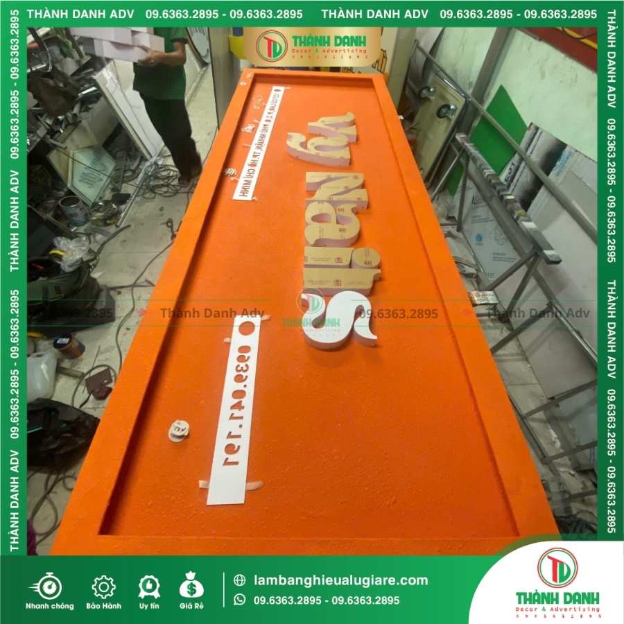 Những lưu ý cần biết khi làm bảng hiệu Cemboard Sơn Gai