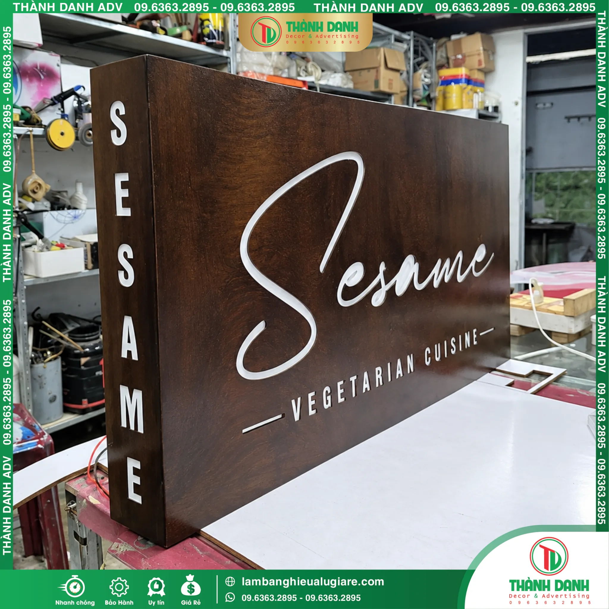 Hộp đèn gỉ sét giá rẻ tại TP HCM